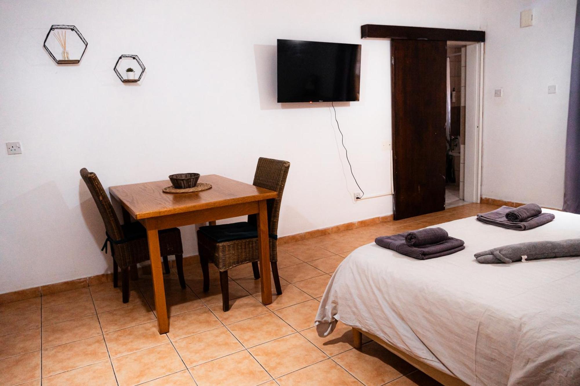 Nissus Urban Hostel Ayia Napa Bilik gambar